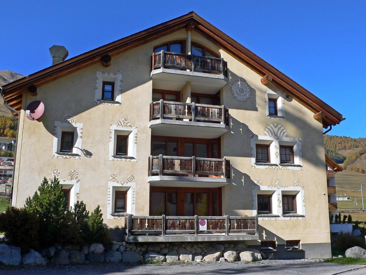 Apartment Chesa Mezzaun Zuoz Exterior foto